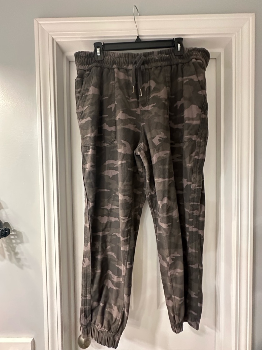 Women’s Camo Jogger Pants - Olive Green